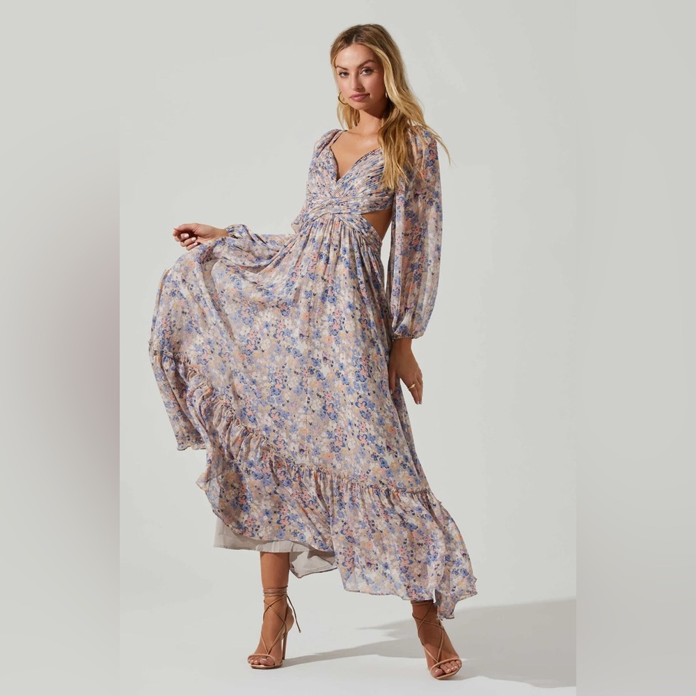 New ASTR Kammy Floral Lace Up Long Sleeve Maxi Dress - Picture 2 of 7